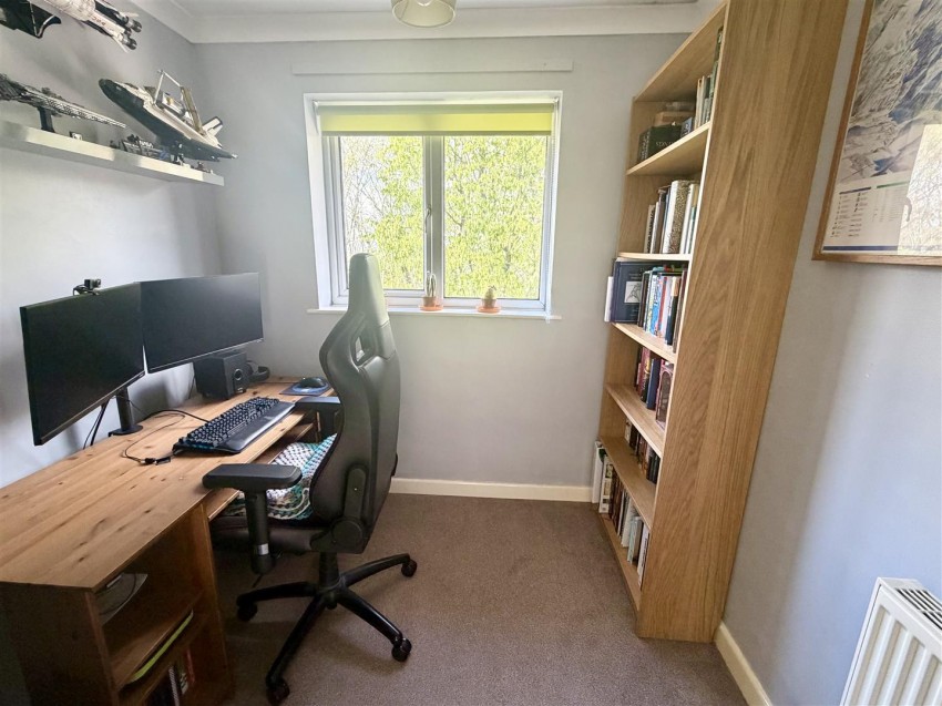 Images for Bankside, Old Town, Swindon