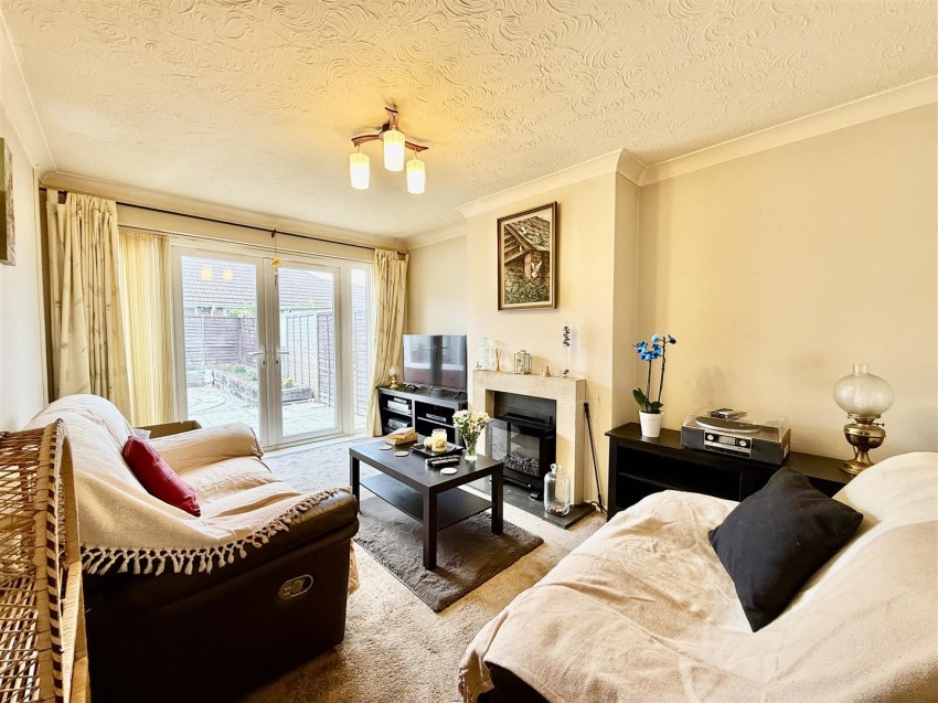 Images for Whitelands Road, Lower Stratton