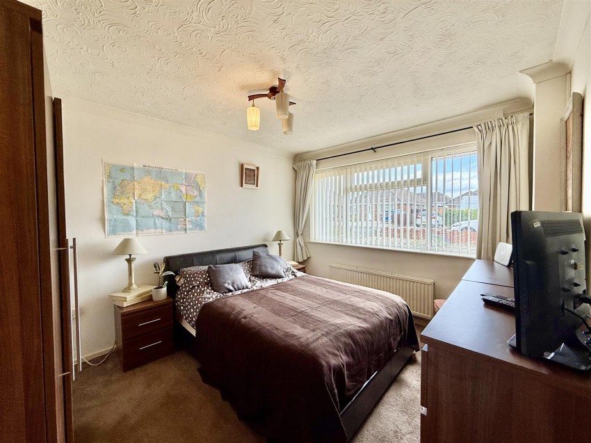 Images for Whitelands Road, Lower Stratton