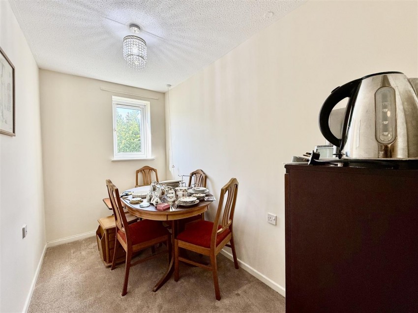 Images for Cirencester Court, Drove Road, Swindon