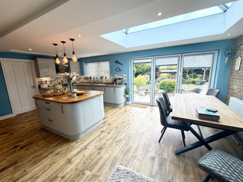 Images for Chestnut Springs, Lydiard Millicent, Swindon