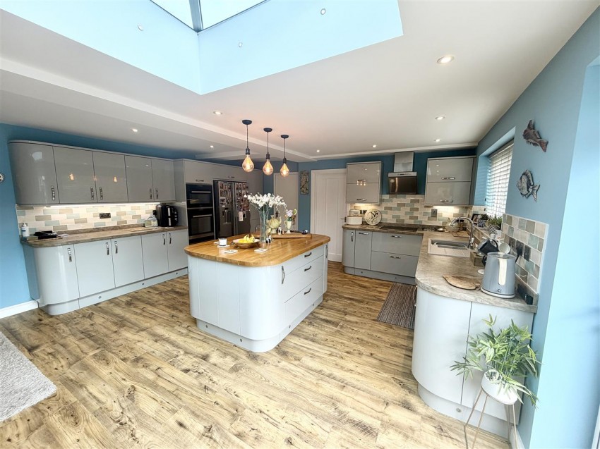 Images for Chestnut Springs, Lydiard Millicent, Swindon