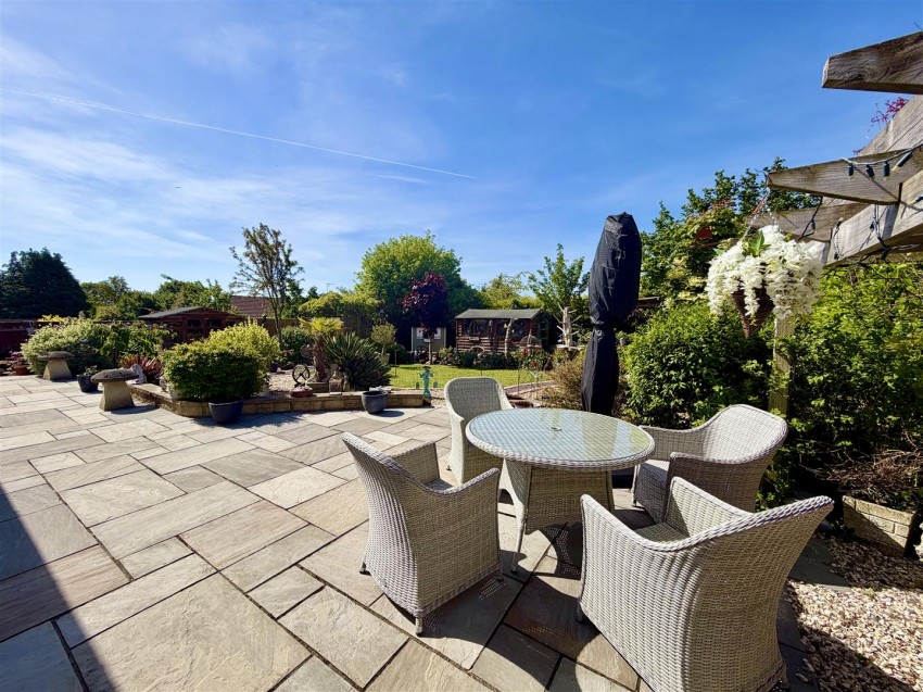 Images for Chestnut Springs, Lydiard Millicent, Swindon