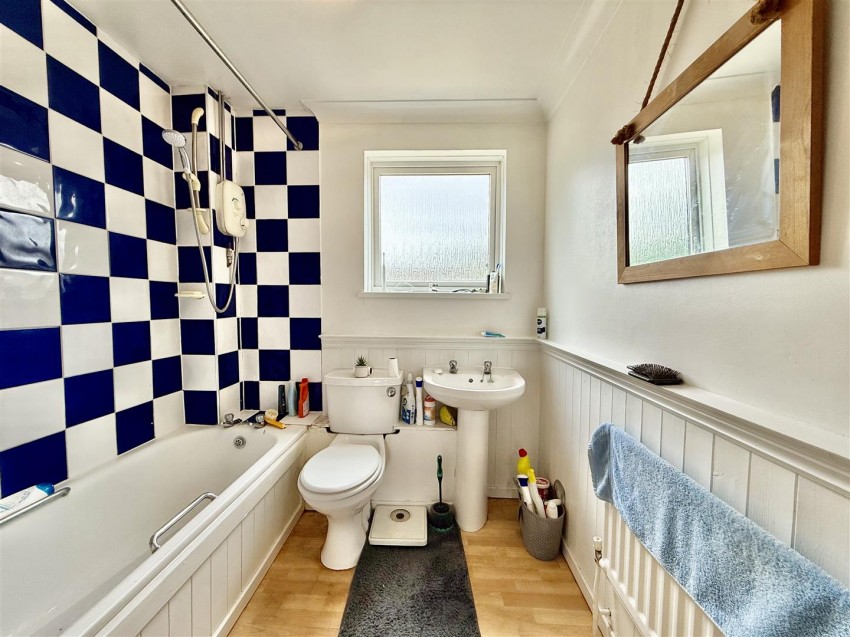 Images for Kirkstall Close, Toothill, Swindon