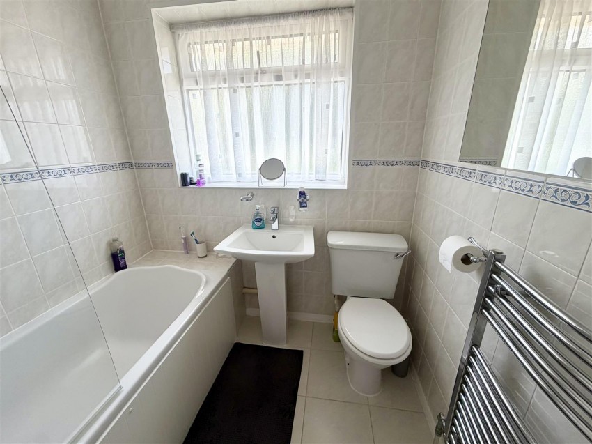 Images for Crane Furlong, Highworth, Swindon