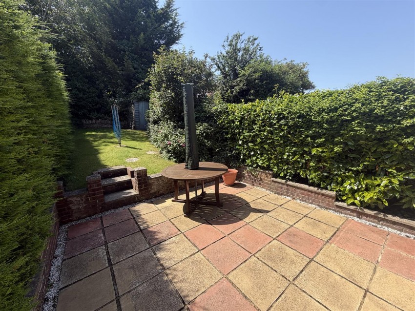 Images for Crane Furlong, Highworth, Swindon